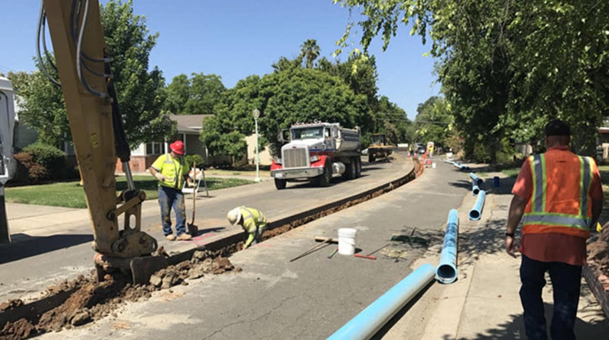 water main install in street