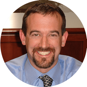 Headshot Vinnie Hart