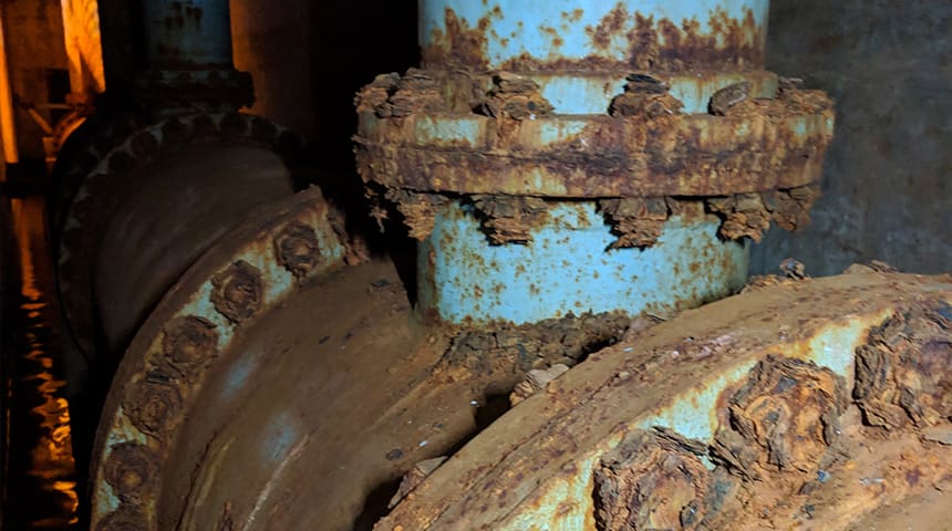 corroded pipe